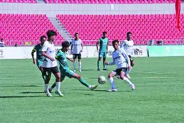 竞技宝- 游泳赛场再起风云:三湘青龙队险胜南城火狐队,赛场气氛火爆争冠格局再洗牌