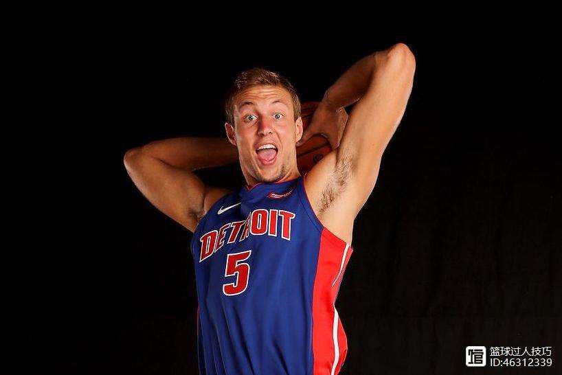 竞技宝-布莱顿迎法国杯关键赛;加时末段豪取连胜;目标明确;球探报告显示潜力(莱万9分钟5球众星评价)