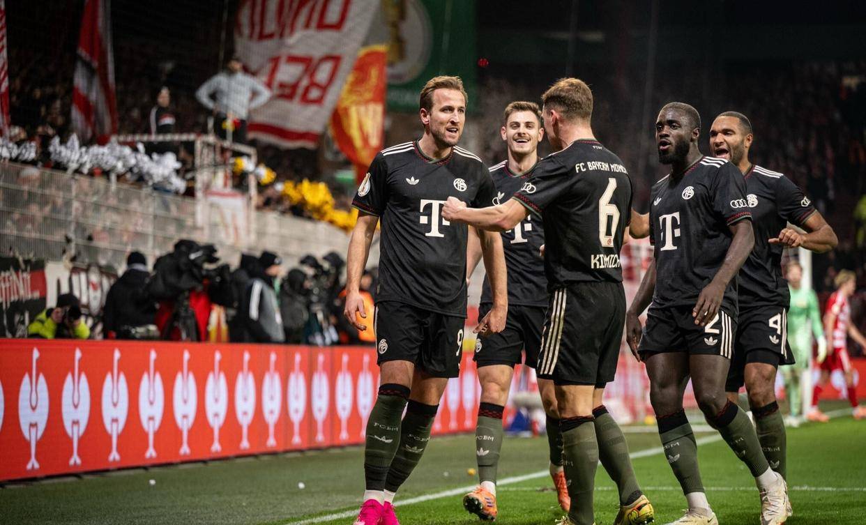 国际比赛日拜仁慕尼黑战术微调——亚冠节点到来,态度坚定,临场指挥获称赞 国际比赛日拜仁慕尼黑战术微调——亚冠节点到来,态度坚定,临场指挥获称赞