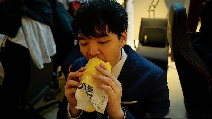 JJB-Karsa在瑞士队比赛中挺进下一轮，挺进下一轮引发热议！的简单介绍