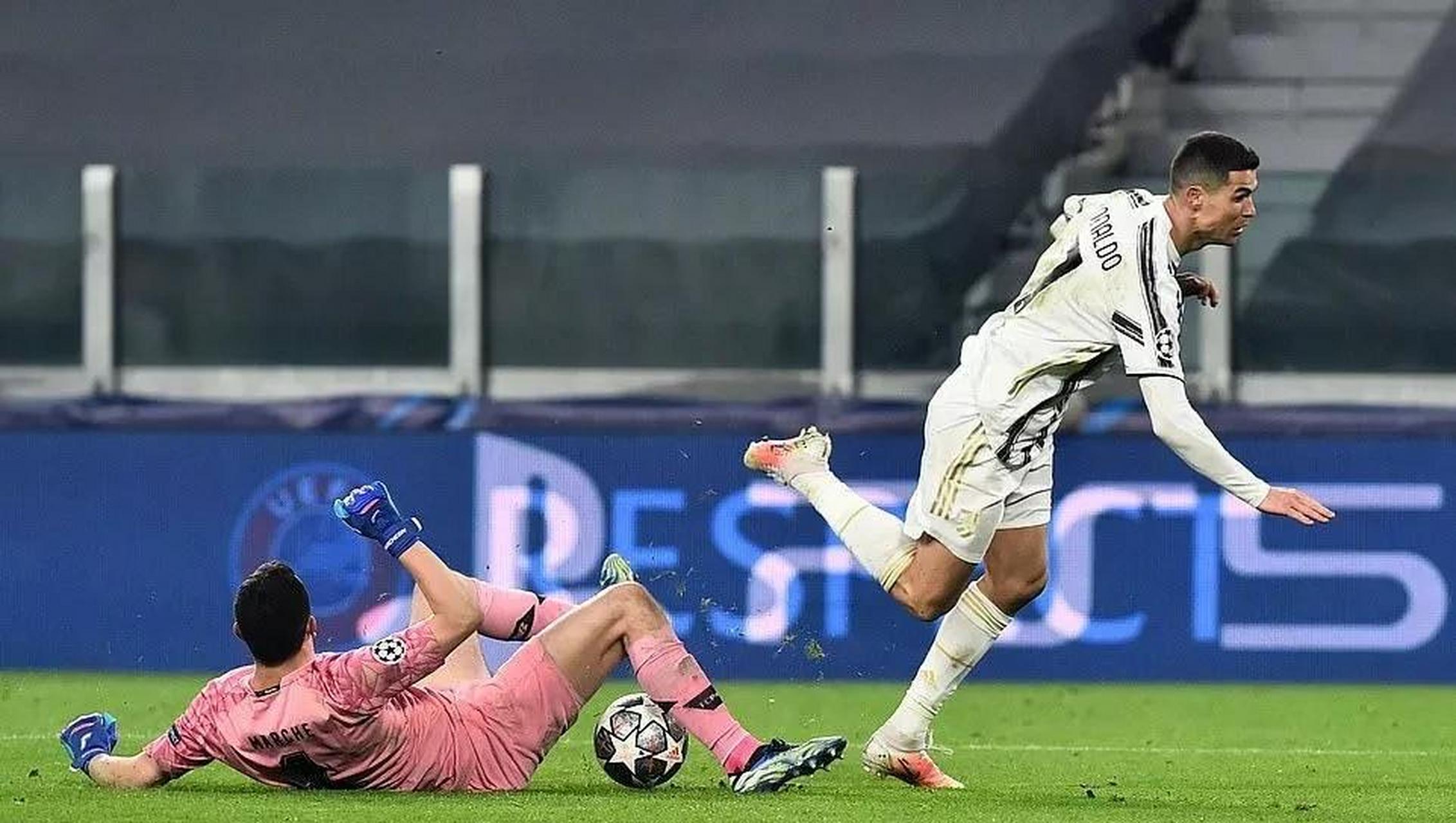 竞技宝- c罗在尤文图斯比赛中回归赛场,逆转引发热议的是谁 